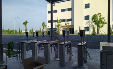 Hệ thống quản lí ra vào công nhân và chấm công cho nhà máy